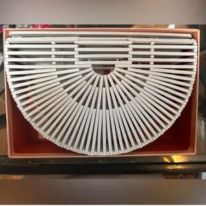 Cult Gaia White Clutch